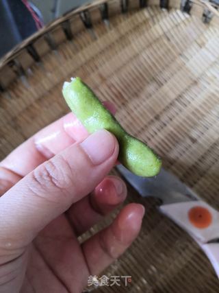 盐水毛豆的做法步骤:2