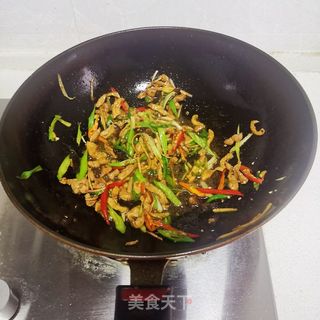 葱爆肉丝的做法步骤:8
