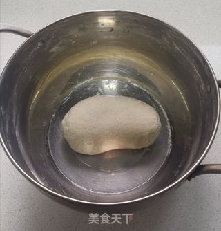 焦葱花拌手工面的做法步骤:2
