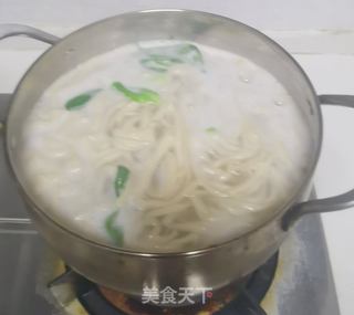 焦葱花拌手工面的做法步骤:14