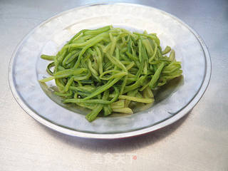 菠菜茎炒豆芽菜的做法步骤:4