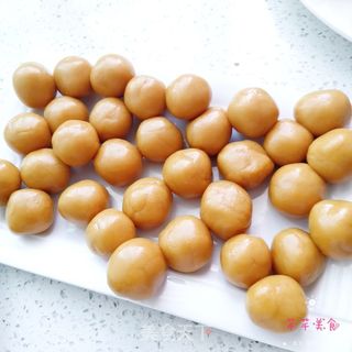 广式莲蓉蛋黄月饼的做法步骤:8
