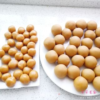 广式莲蓉蛋黄月饼的做法步骤:9