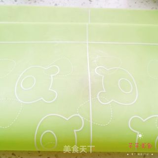 广式莲蓉蛋黄月饼的做法步骤:11