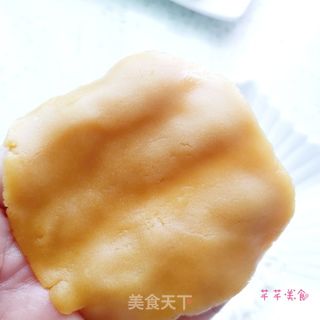 广式莲蓉蛋黄月饼的做法步骤：14