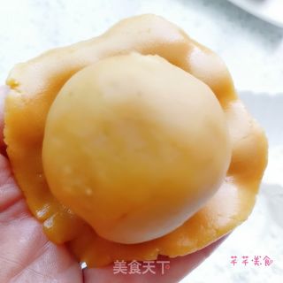 广式莲蓉蛋黄月饼的做法步骤:15