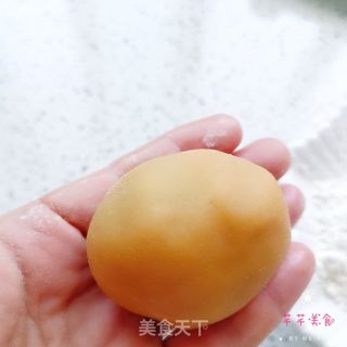 广式莲蓉蛋黄月饼的做法步骤:18