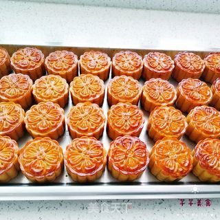 广式莲蓉蛋黄月饼的做法步骤:28