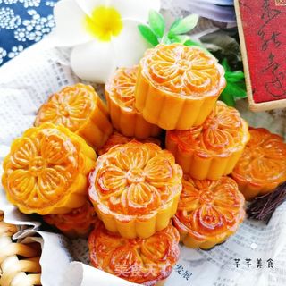 广式莲蓉蛋黄月饼的做法步骤:30