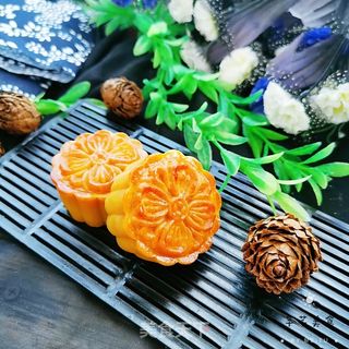 广式莲蓉蛋黄月饼的做法步骤:32