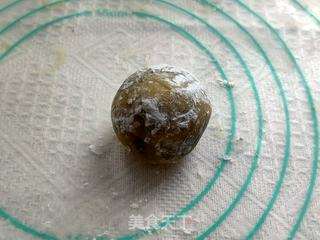广式豆沙月饼的做法步骤:8