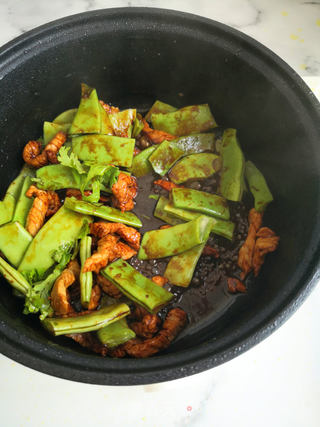 河南人最爱的扁豆肉丝焖面的做法步骤:5