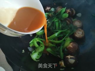 香菇扒油菜的做法步骤:10