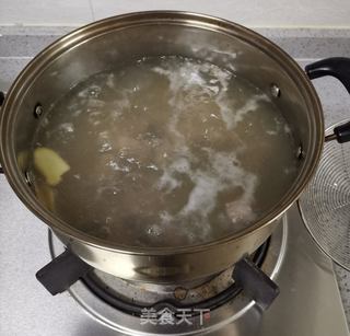 牛腩萝卜汤的做法步骤:4