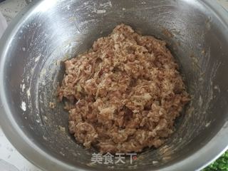 猪肉芹菜馅饺子的做法步骤:3