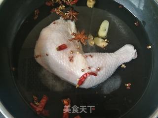 洋葱麻辣鸡丝的做法步骤:2