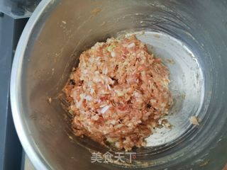 猪肉芹菜馅饺子的做法步骤:4