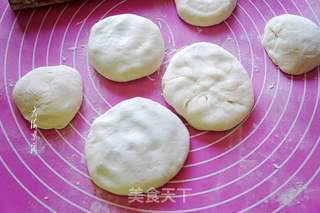豆沙馅发面饼的做法步骤:6