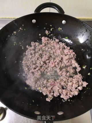 梅菜肉包子的做法步骤:11