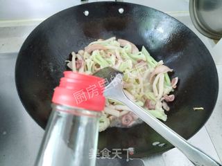 肚丝花菜白玉菇炒青椒的做法步骤:6