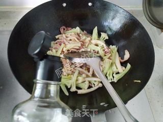 肚丝花菜白玉菇炒青椒的做法步骤:7