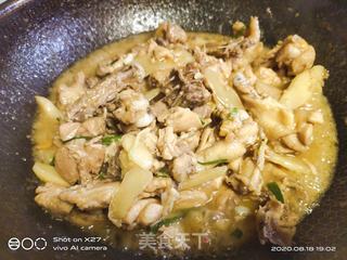 啤酒烧三黄鸡的做法步骤:11