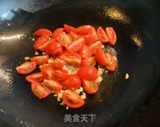 火麻油口蘑圣女果嫩豆腐汤的做法步骤：4