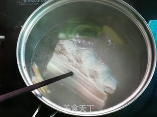 酸菜白肉的做法步骤:3