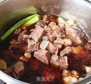 荤菜——家常红烩牛肉的做法步骤:2