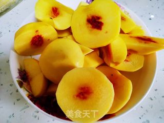 黄桃罐头的做法步骤:3