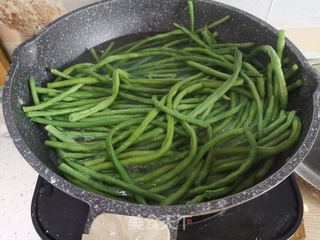 豇豆馅包子的做法步骤:5