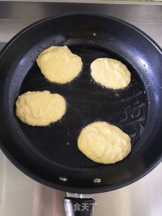 奶香玉米煎饼的做法步骤:11