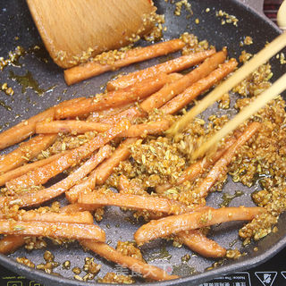 午餐肉辣条的做法步骤:6