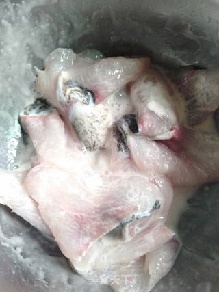 美味鱼片粥的做法步骤:2