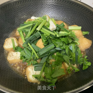 芹菜炒油豆腐的做法步骤：5