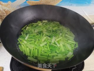 芹菜炒粉条的做法步骤：5