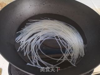 芹菜炒粉条的做法步骤:4