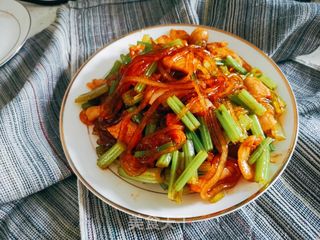 芹菜炒粉条的做法步骤:11