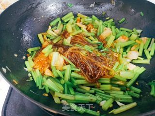 芹菜炒粉条的做法步骤:10
