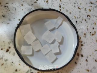 红枣银耳雪梨汤的做法步骤:2