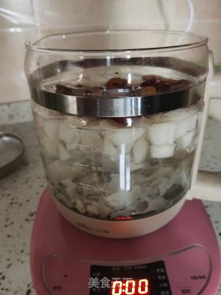 红枣银耳雪梨汤的做法步骤:6