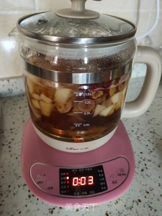 红枣银耳雪梨汤的做法步骤:8