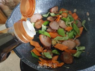 哈尔滨红肠炒鸡蛋的做法步骤:7
