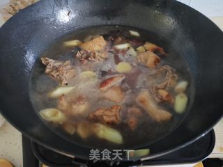 笨鸡炖土豆的做法步骤：2