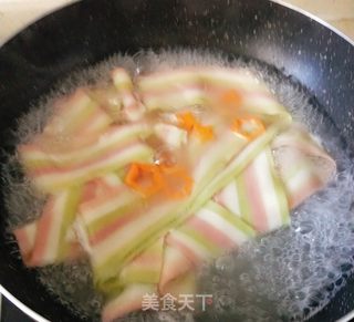 彩虹鸡蛋宽心面的做法步骤:7