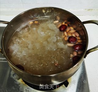 冰糖雪梨银耳汤的做法步骤:7