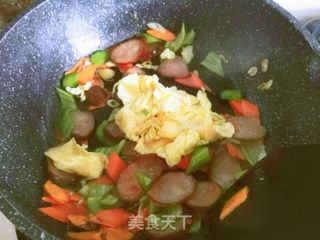 哈尔滨红肠炒鸡蛋的做法步骤:8