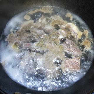 板栗沙茶鸭的做法步骤:3