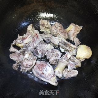 板栗沙茶鸭的做法步骤:4
