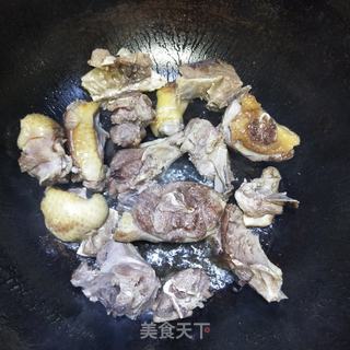 板栗沙茶鸭的做法步骤:5